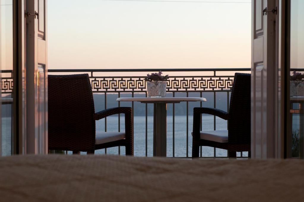 Hotel Anezina Pülosz Kültér fotó